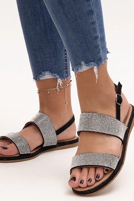 Juodos basutės puoštos Carvalia... Juodos basutės puoštos Carvalia...