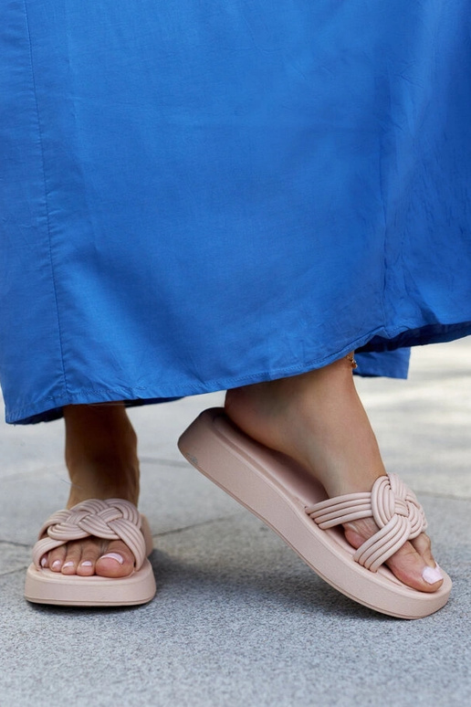 Smėlio spalvos guminės šlepetės Ferrei Smėlio spalvos guminės šlepetės Ferrei