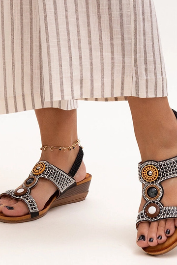 Azeeza blizgūs žemi sandalai