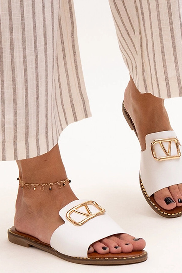 Balti šlepetės su sagtimi... 2