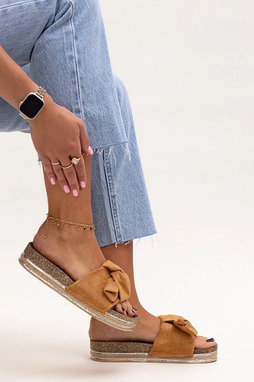 Rudi šlepetės ant masyvaus... 2