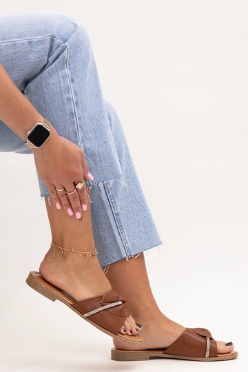 Šlepetės su dirželiu ir...