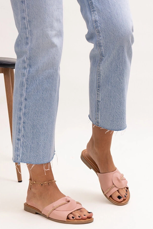 Kepurės dekoruotos Amari cirkonio... Kepurės dekoruotos Amari cirkonio...