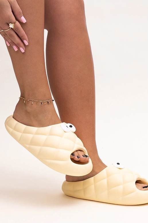 Smėlio spalvos putplasčio šlepetės su... Smėlio spalvos putplasčio šlepetės su...