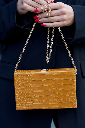 Geltonas ,,bagažinės''...