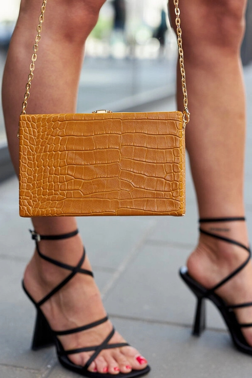 Geltonas ,,bagažinės'' krepšys ant...