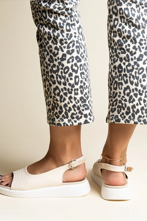 Hamonda smėlio spalvos sandalai... Hamonda smėlio spalvos sandalai...