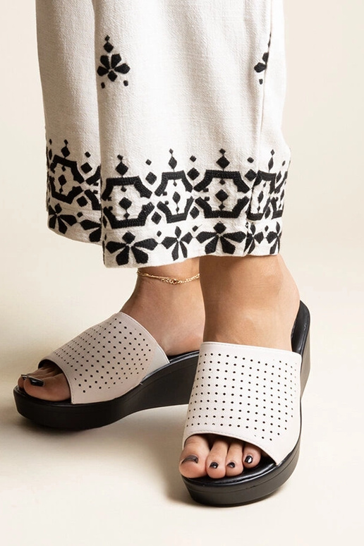 Baltos ažūrinės platforminės...