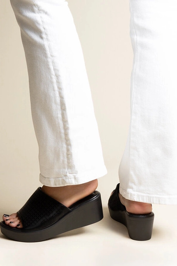 Juodi ažūriniai... 2