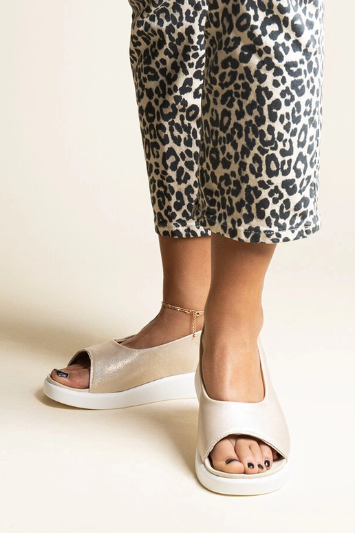 Taylaka auksiniai blizgantys sandalai Taylaka auksiniai blizgantys sandalai