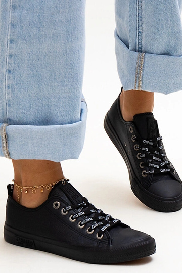 Juodi dirbtinės odos... 2