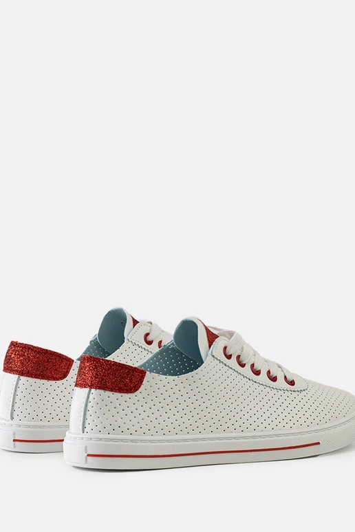 Moteriški balti perforuoti...