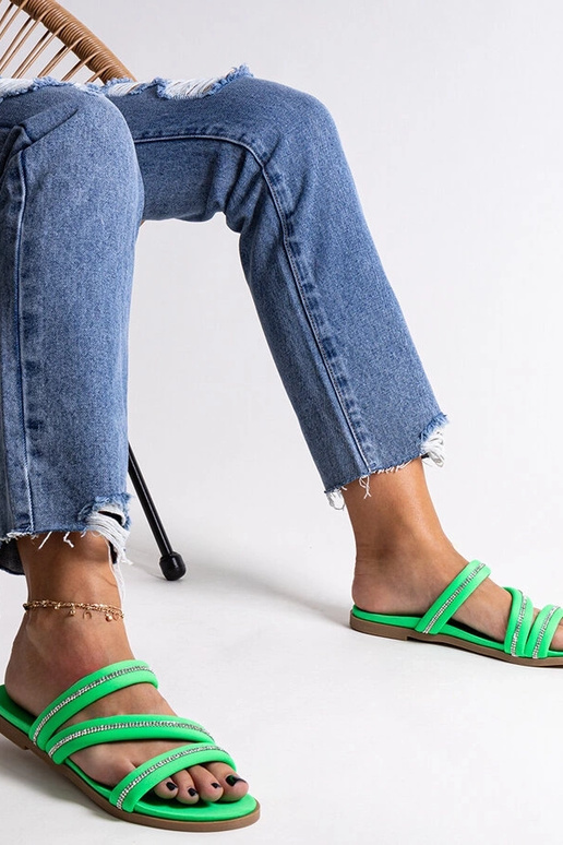 Žalios spalvos Martinela cirkonio... Žalios spalvos Martinela cirkonio...