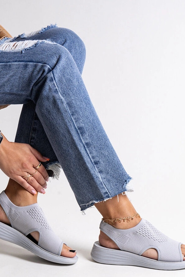 Pilkos spalvos platforminės...