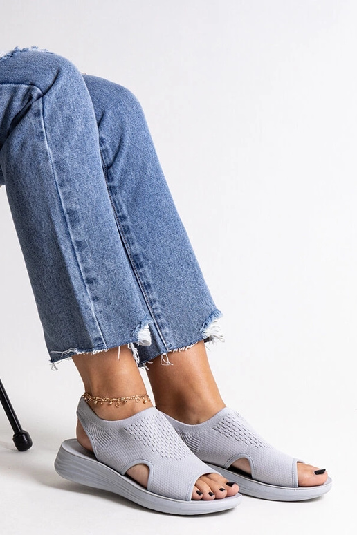 Pilkos spalvos platforminės basutės...