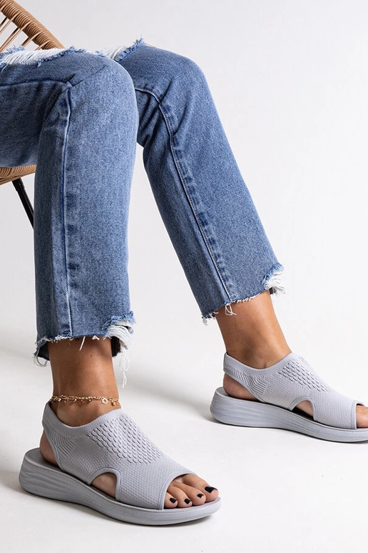 Pilkos spalvos platforminės basutės...