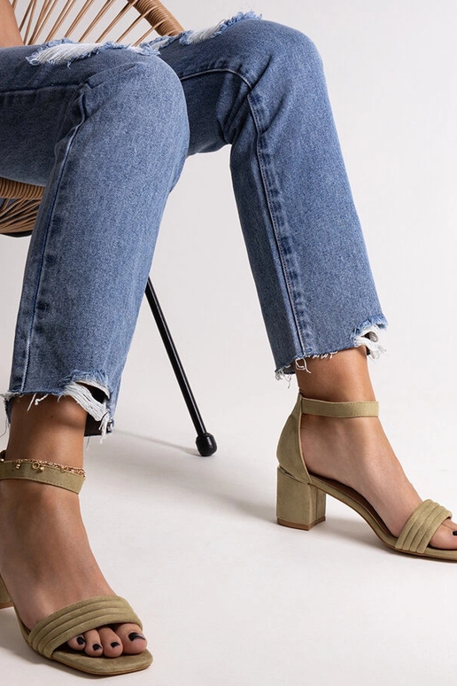 Žalios spalvos Johara basutės...