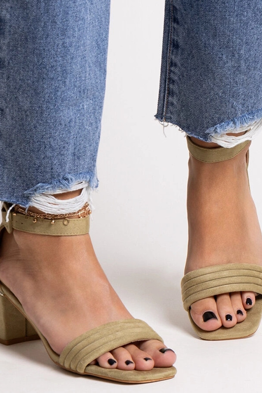 Žalios spalvos Johara basutės...