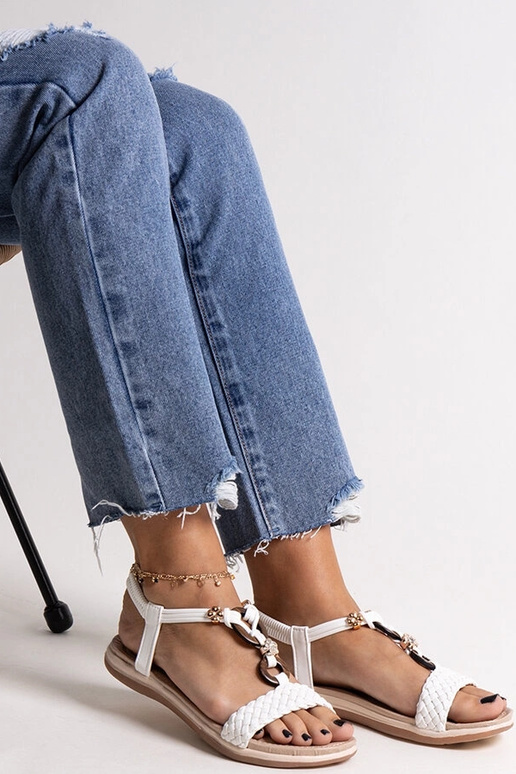 Izodora baltos pintos basutės Izodora baltos pintos basutės