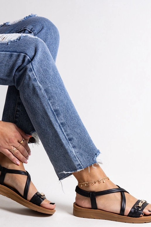 Juodos basutės su auksine sagtimi... Juodos basutės su auksine sagtimi...