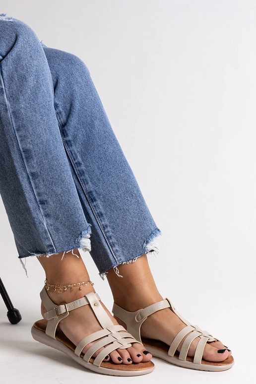 Baltos dirbtinės odos basutės Grimalda