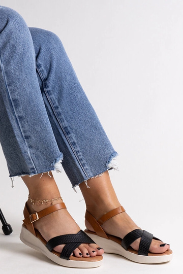 Juodos ir rudos spalvos...