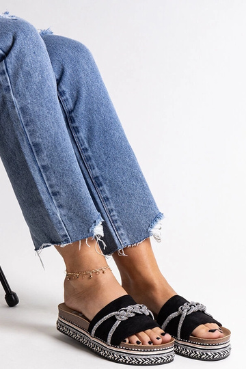 Juodos šlepetės, dekoruotos... 2