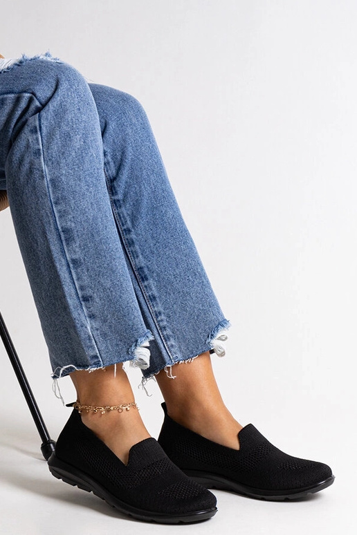 Juodi sportbačiai su porolono padais...