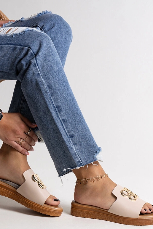 Smėlio spalvos šlepetės su...