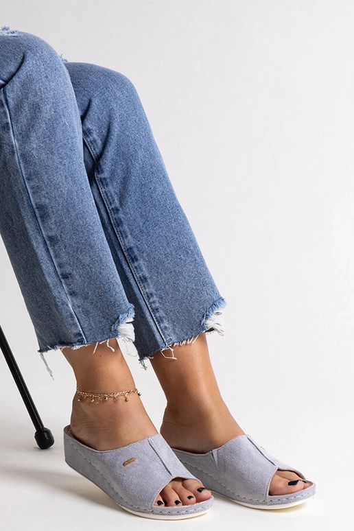 Pilkos spalvos sandalai Semretana