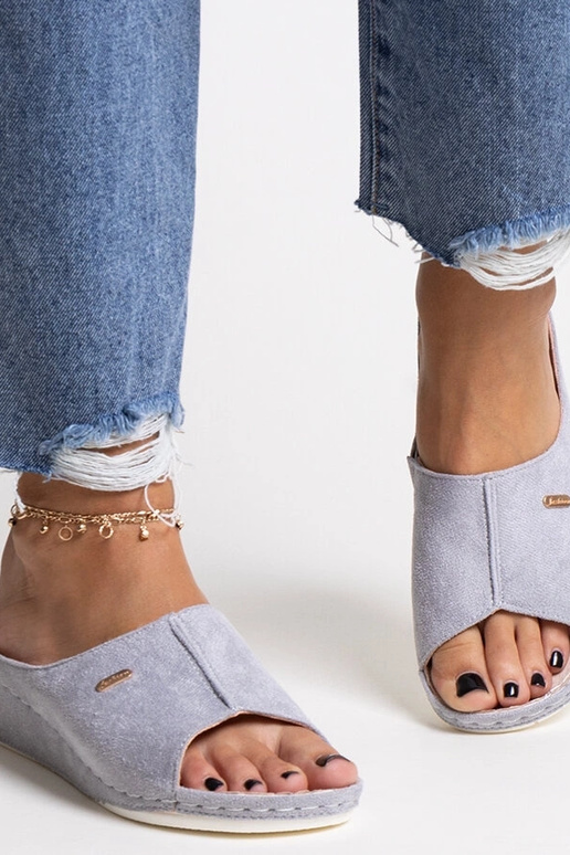 Pilkos spalvos sandalai Semretana