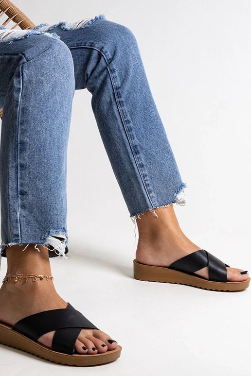 Burtuko juodos platforminės basutės...