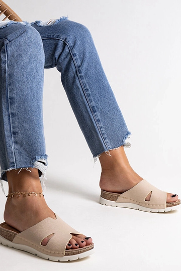 Smėlio spalvos šlepetės su odiniu vidpadžiu Masha