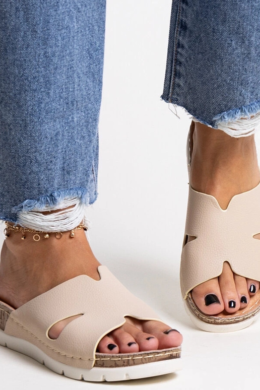 Smėlio spalvos šlepetės su odiniu...