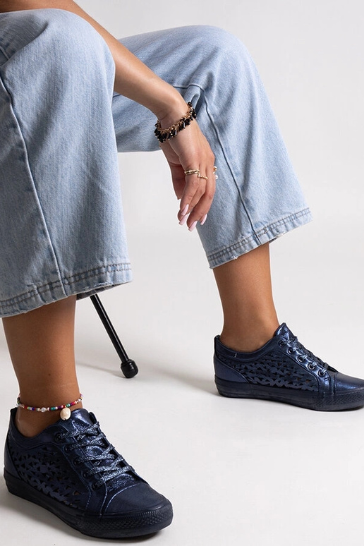 Tamsiai mėlyni ažūriniai Safune...