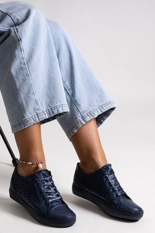 Tamsiai mėlyni ažūriniai Safune...