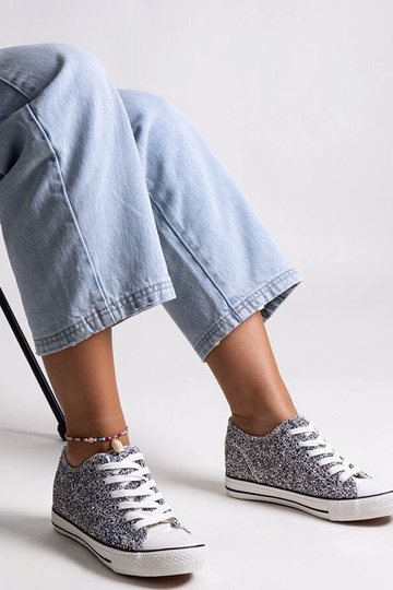 Jadwa juodi blizgūs aukšti... 2