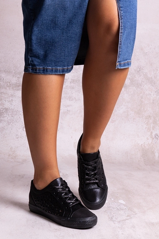 Juodi ažūriniai Safune sportbačiai