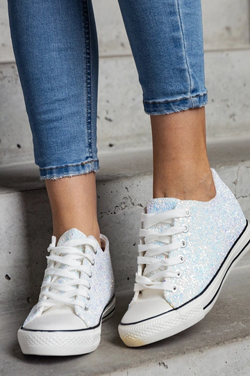 Žali blizgūs aukšti... 2