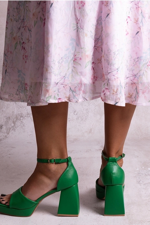 Žalios sandalai ant stulpelio Vesna Žalios sandalai ant stulpelio Vesna