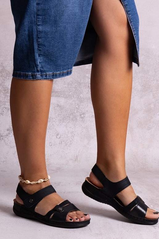 Huri juodi platforminiai sandalai Huri juodi platforminiai sandalai