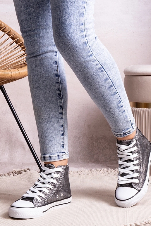 Juodi aukštakulniai sportbačiai iš...