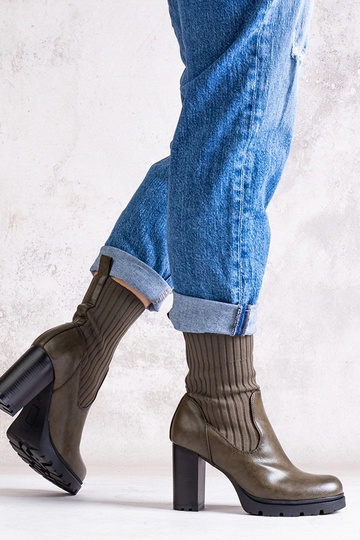 Žali batai su blokiniu...