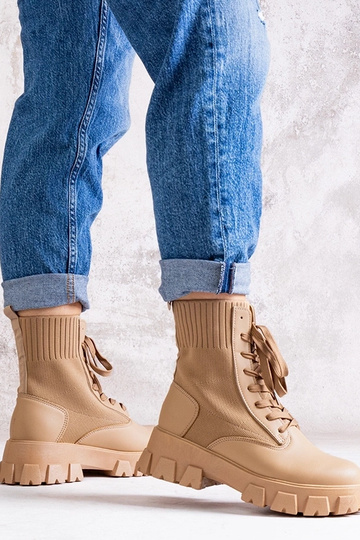 Smėlio spalvos kulkšnies...