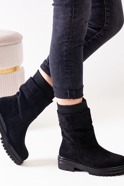 Juodi slydimo batai su Ralia kojinėmis