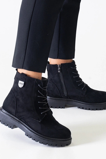 Juodi dirbtiniai zomšiniai darbiniai batai Leonora platformoje