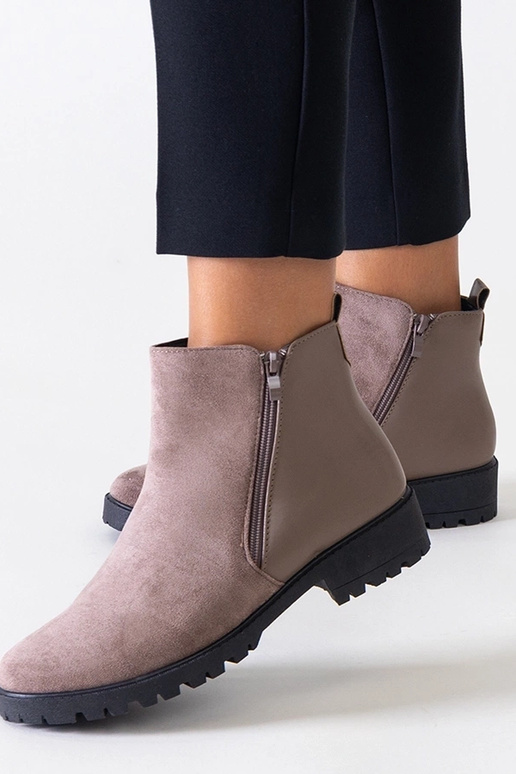 Rudos spalvos dirbtinės zomšos...