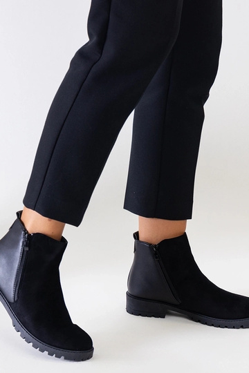 Juodi dirbtiniai zomšiniai platforminiai batai Kirla