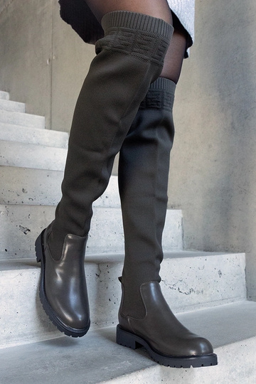 Žali Juanra ilgaauliai...