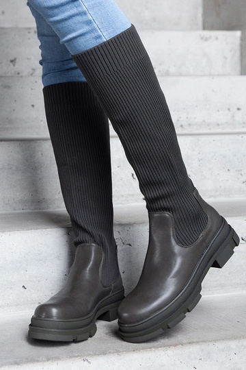 Žali užsegami batai su elastine viršutine dalimi ant masyvaus Elthea pado 2